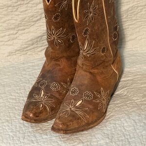 Women’s 6 1/2 Shyanne Boots